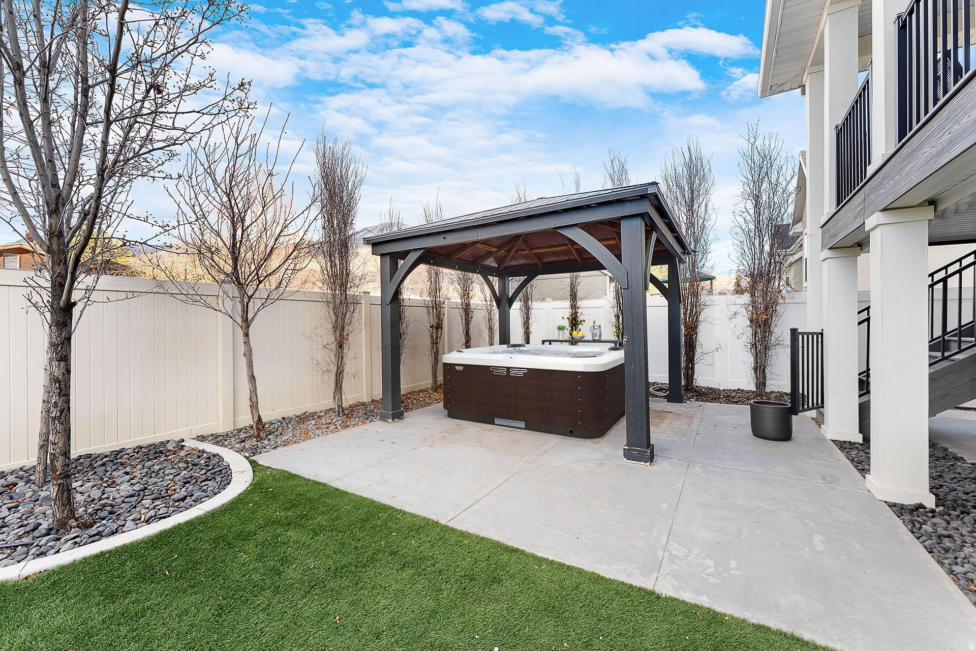 MOUNTAIN VISTA - Residential