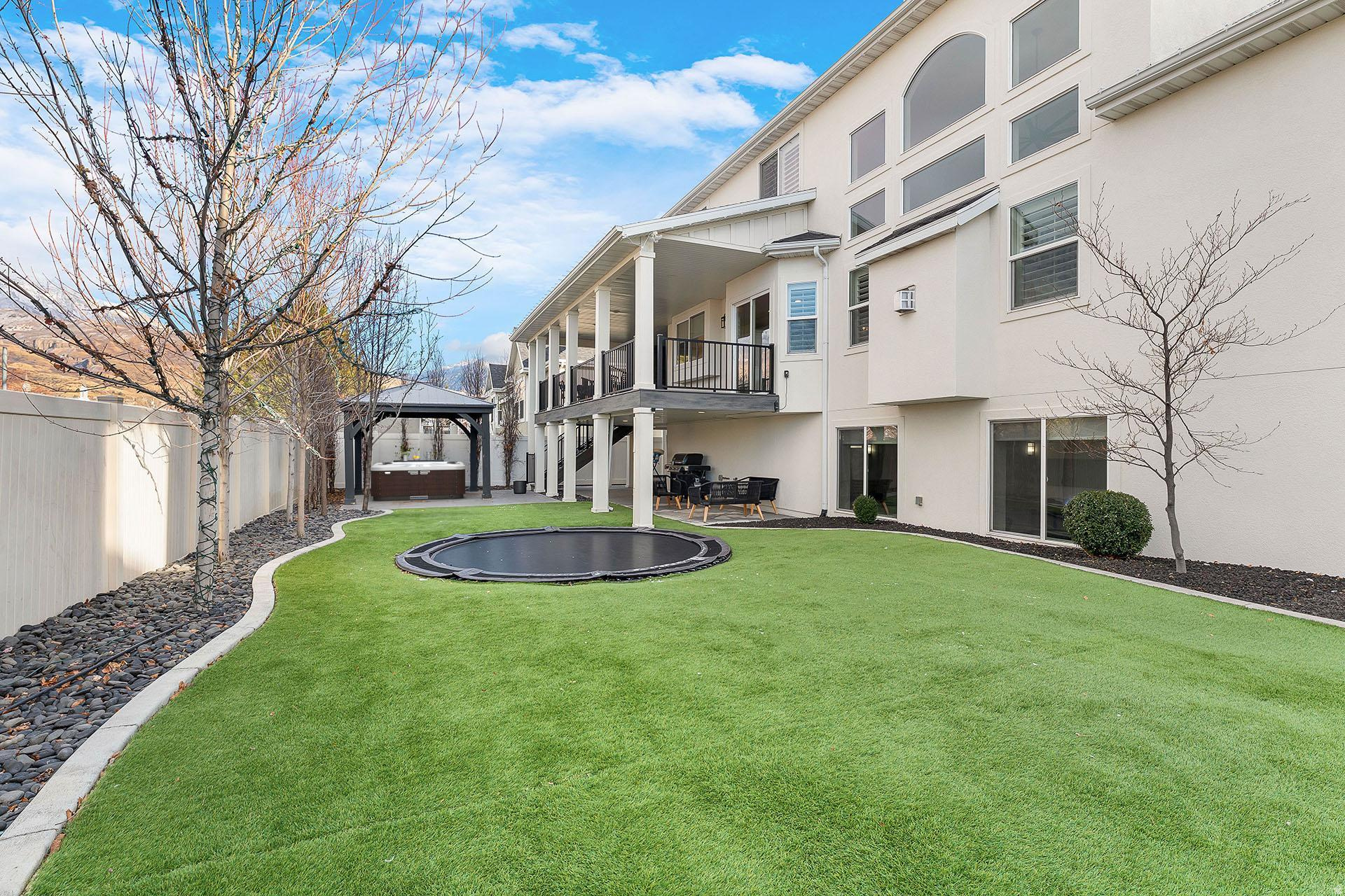 MOUNTAIN VISTA - Residential