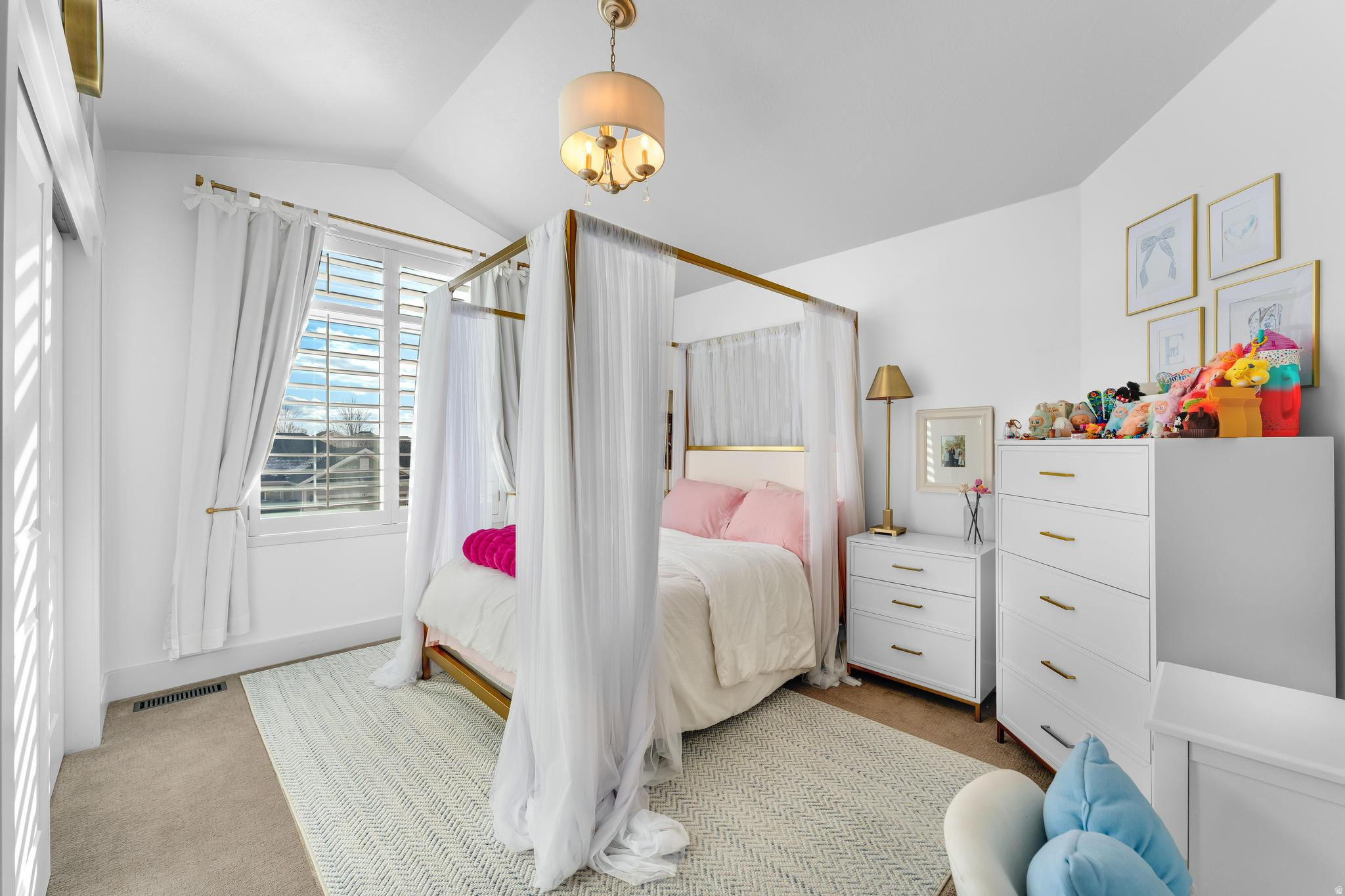 MOUNTAIN VISTA - Residential