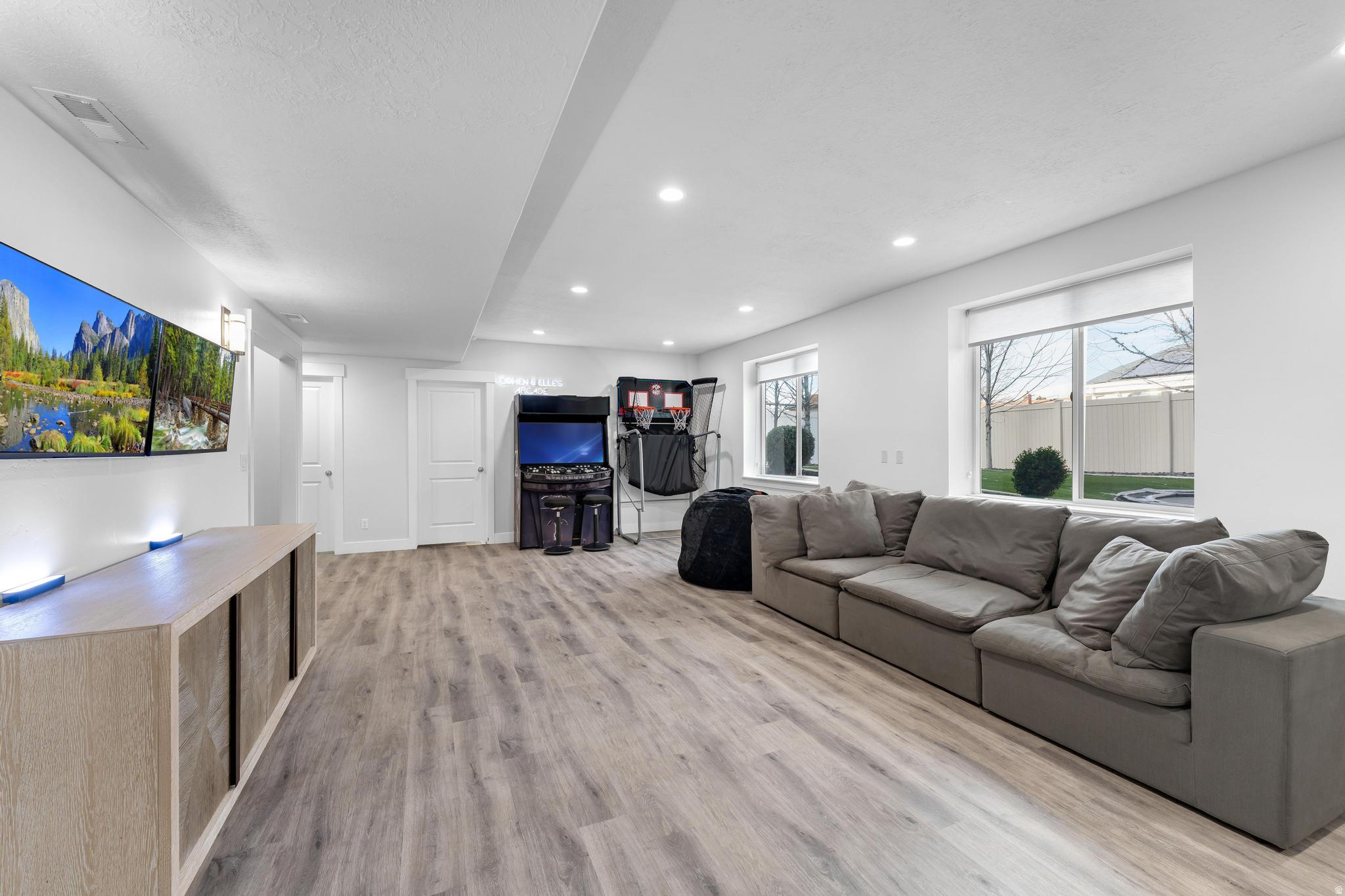 MOUNTAIN VISTA - Residential