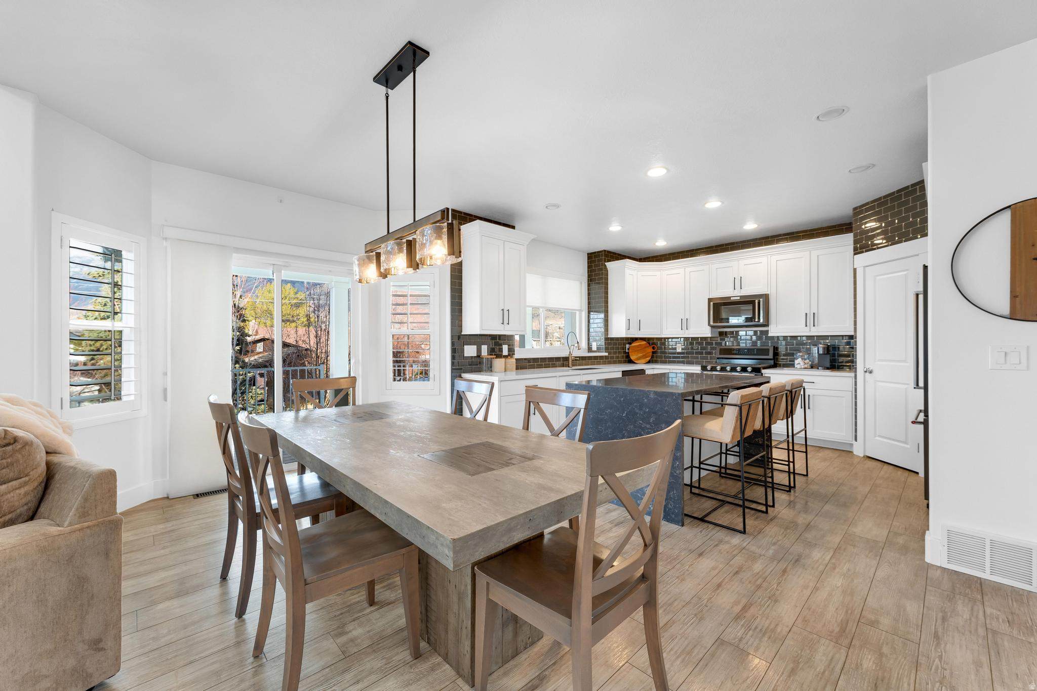 MOUNTAIN VISTA - Residential