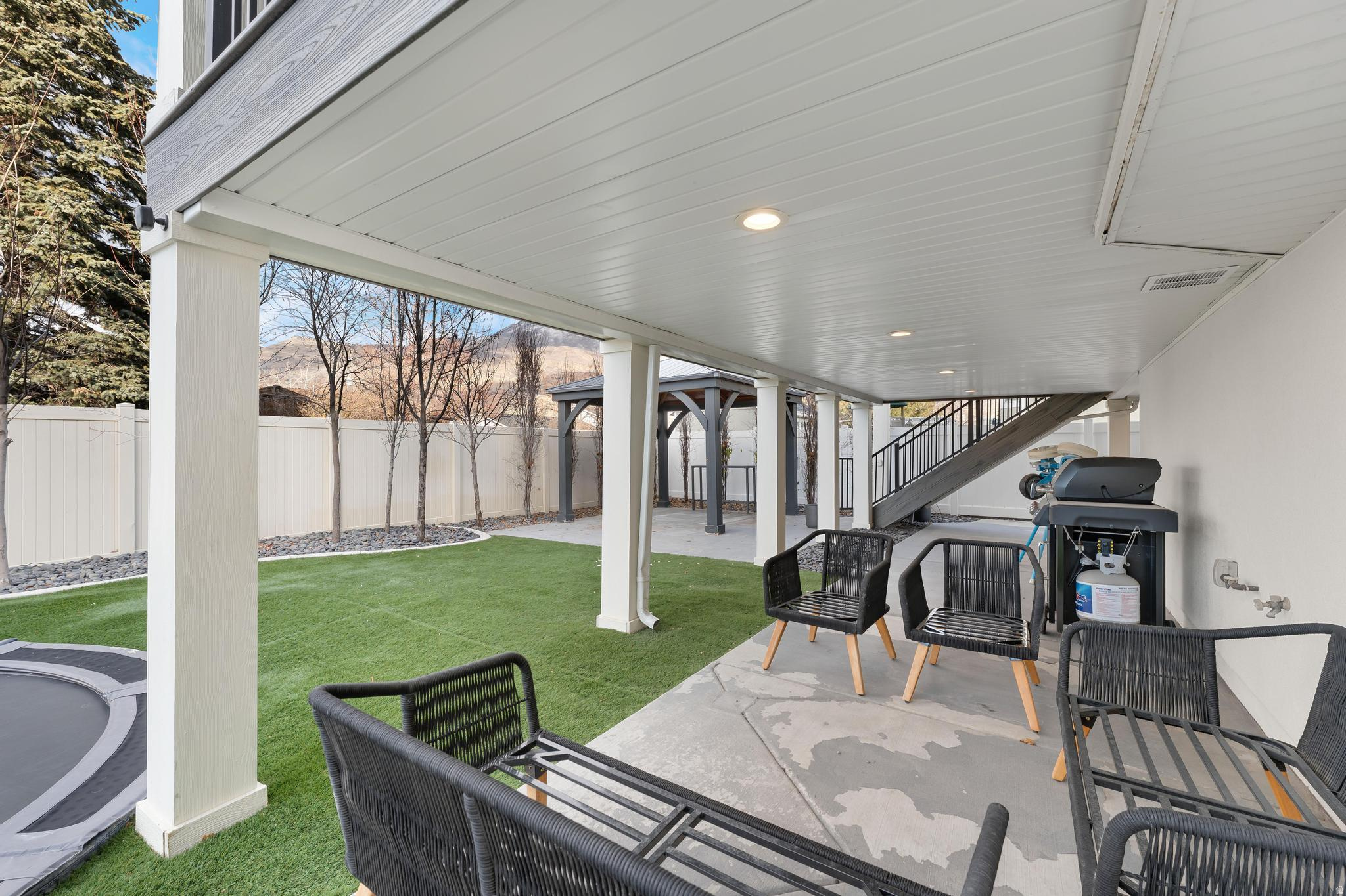 MOUNTAIN VISTA - Residential