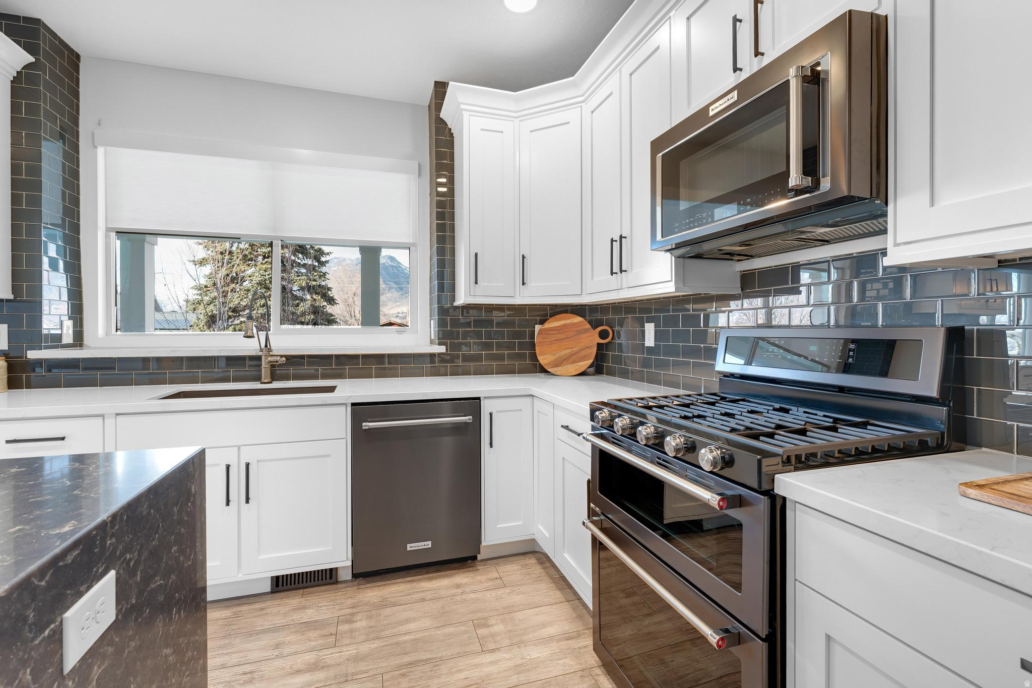 MOUNTAIN VISTA - Residential