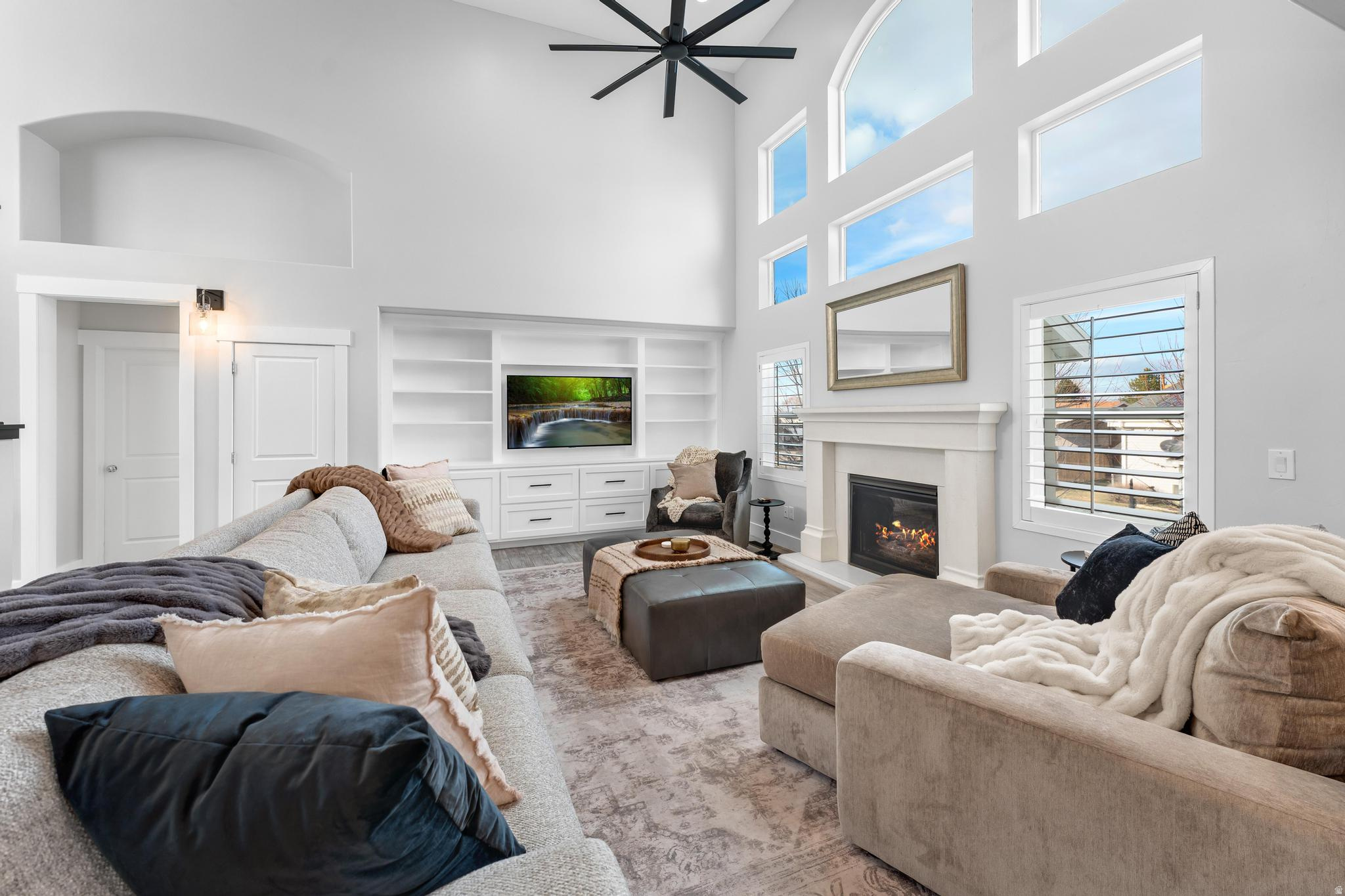 MOUNTAIN VISTA - Residential