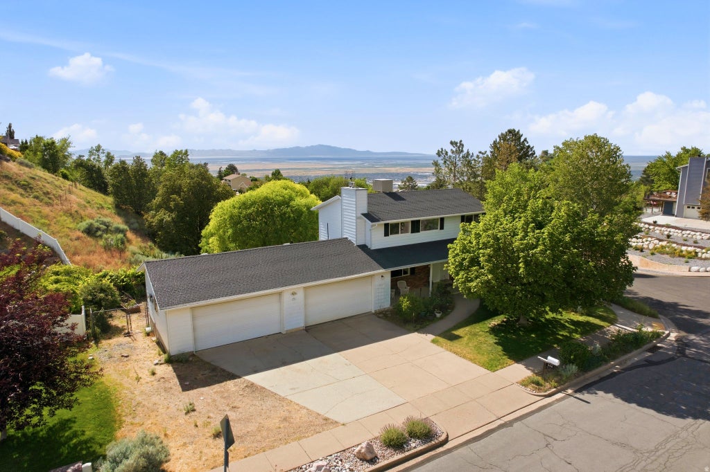 Photo of 340 S GARY WAY E, North Salt Lake, UT 84054 (MLS # 2173441)