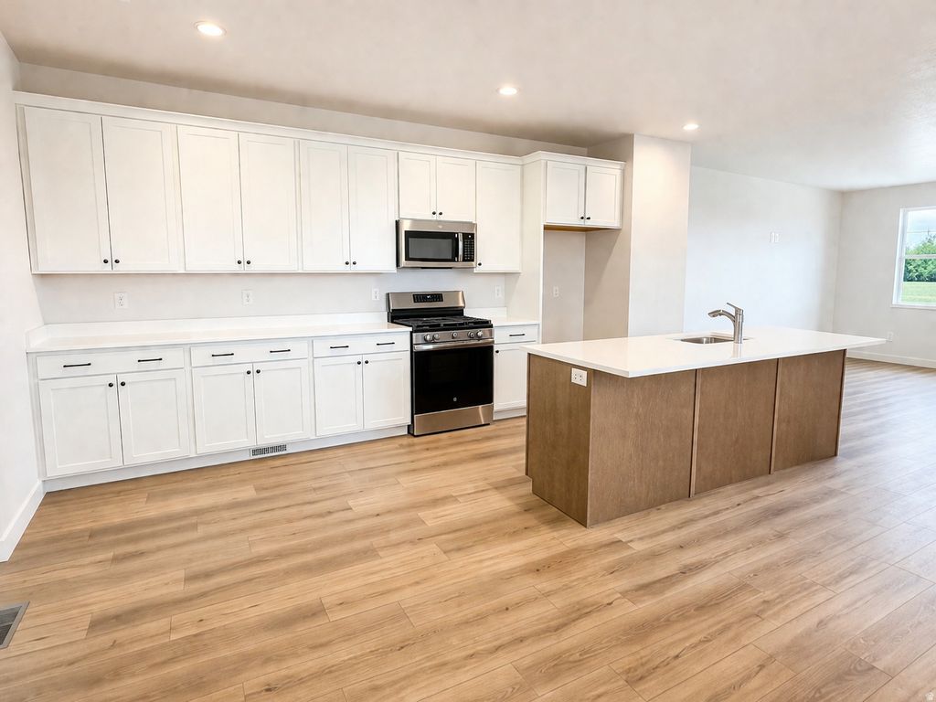 Photo of 11786 S FLYING FISH DR W #613, South Jordan, UT 84095 (MLS # 2154598)