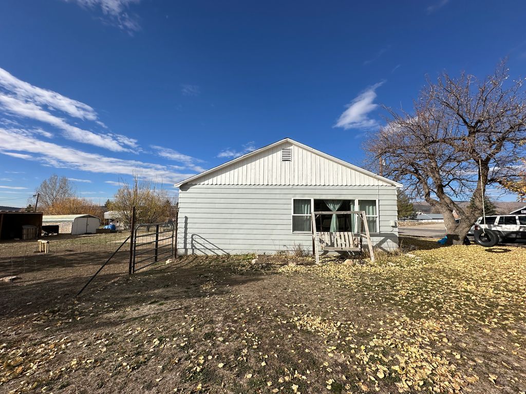 Photo of 256 E 200 N, Fairview, UT 84629 (MLS # 2123092)