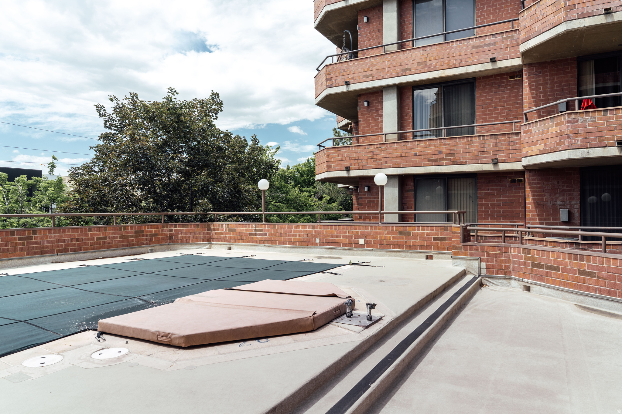 ARLINGTON PLACE - Residential