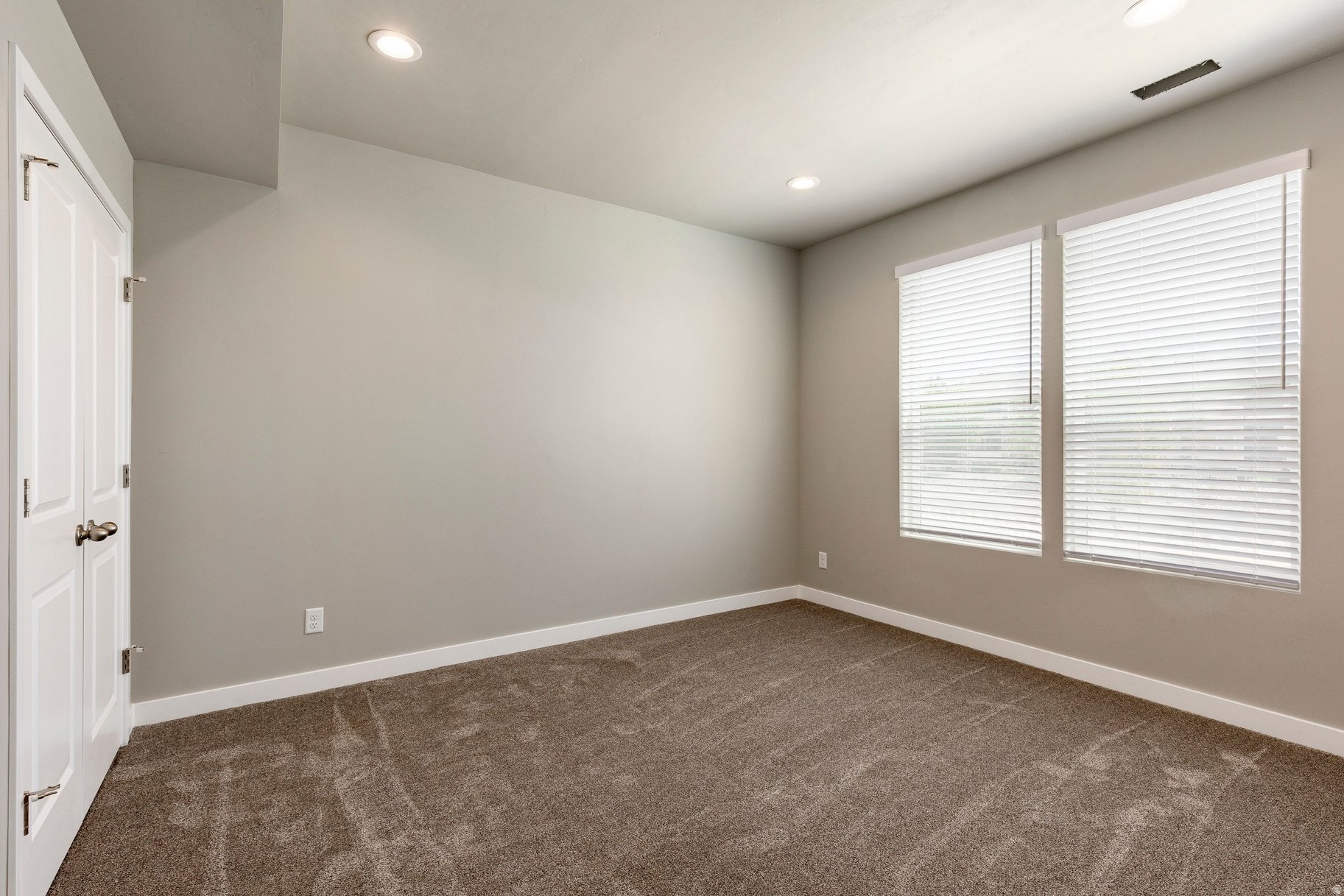 HERRIMAN TOWNE CENTER - Residential Lease