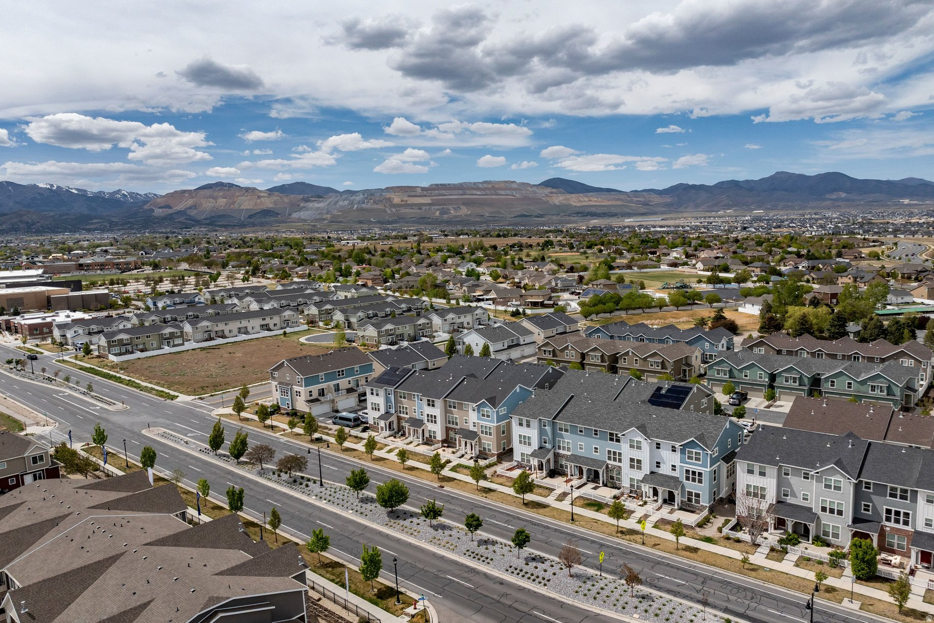 HERRIMAN TOWNE CENTER - Residential Lease