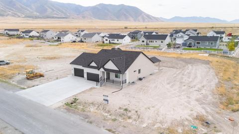 Tiny photo for 1214 E HIGHLINE RD #208, Lake Point, UT 84074 (MLS # 2122927)