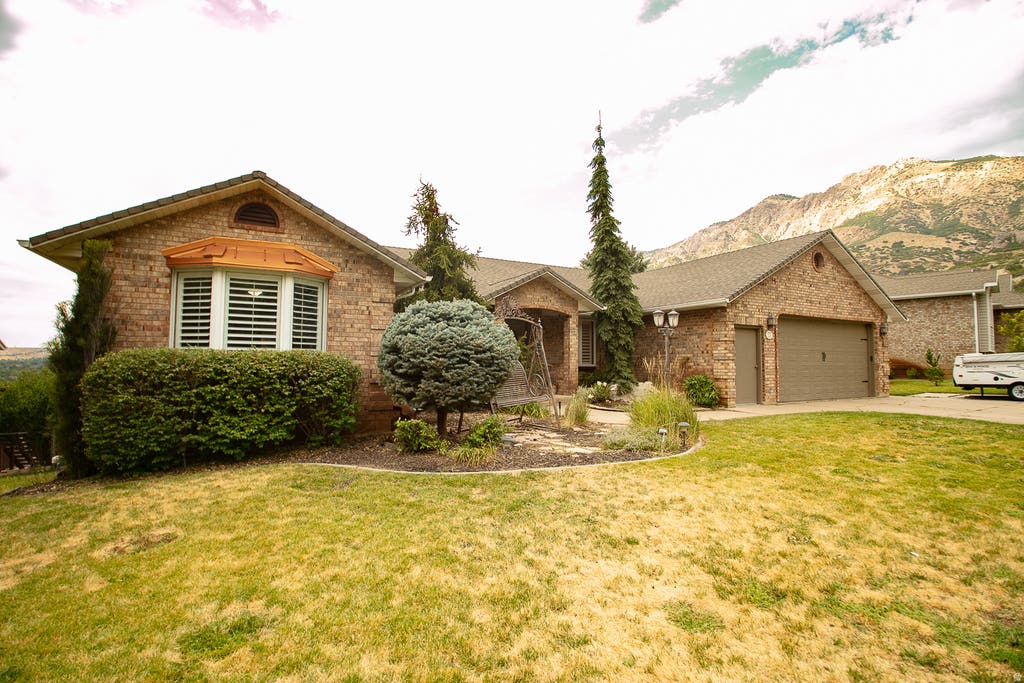 Photo of 1532 E 2525 N, North Ogden, UT 84414 (MLS # 2172835)