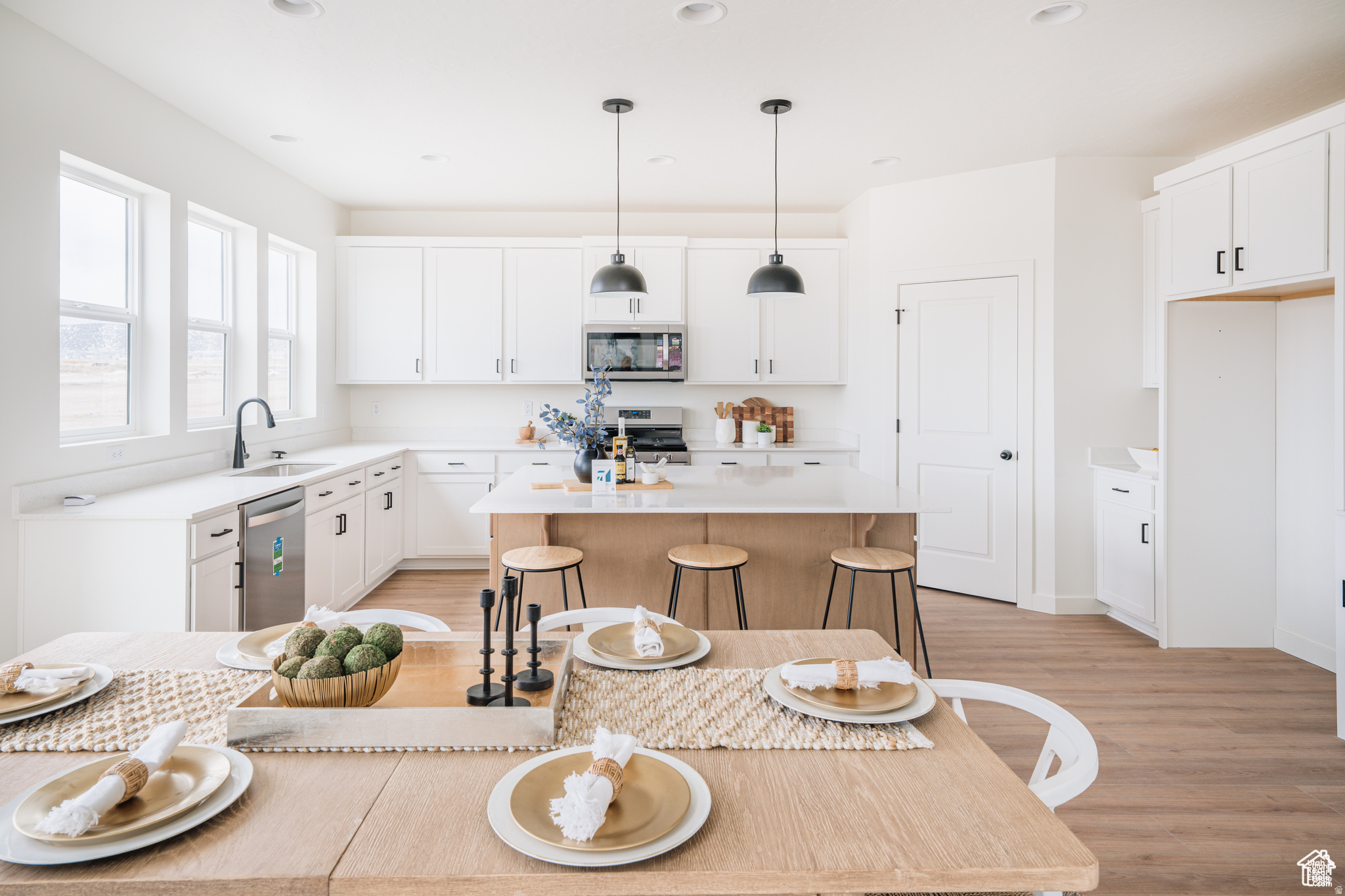 RIVERSIDE ESTATES - Residential