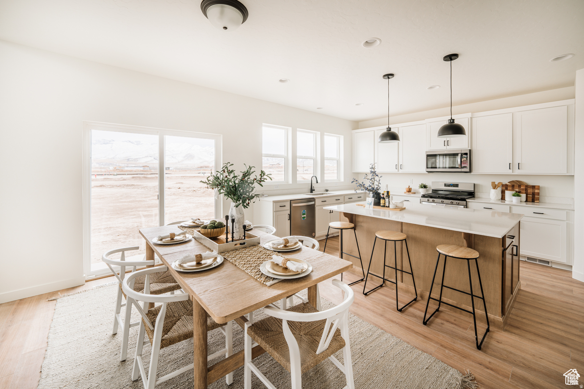 RIVERSIDE ESTATES - Residential