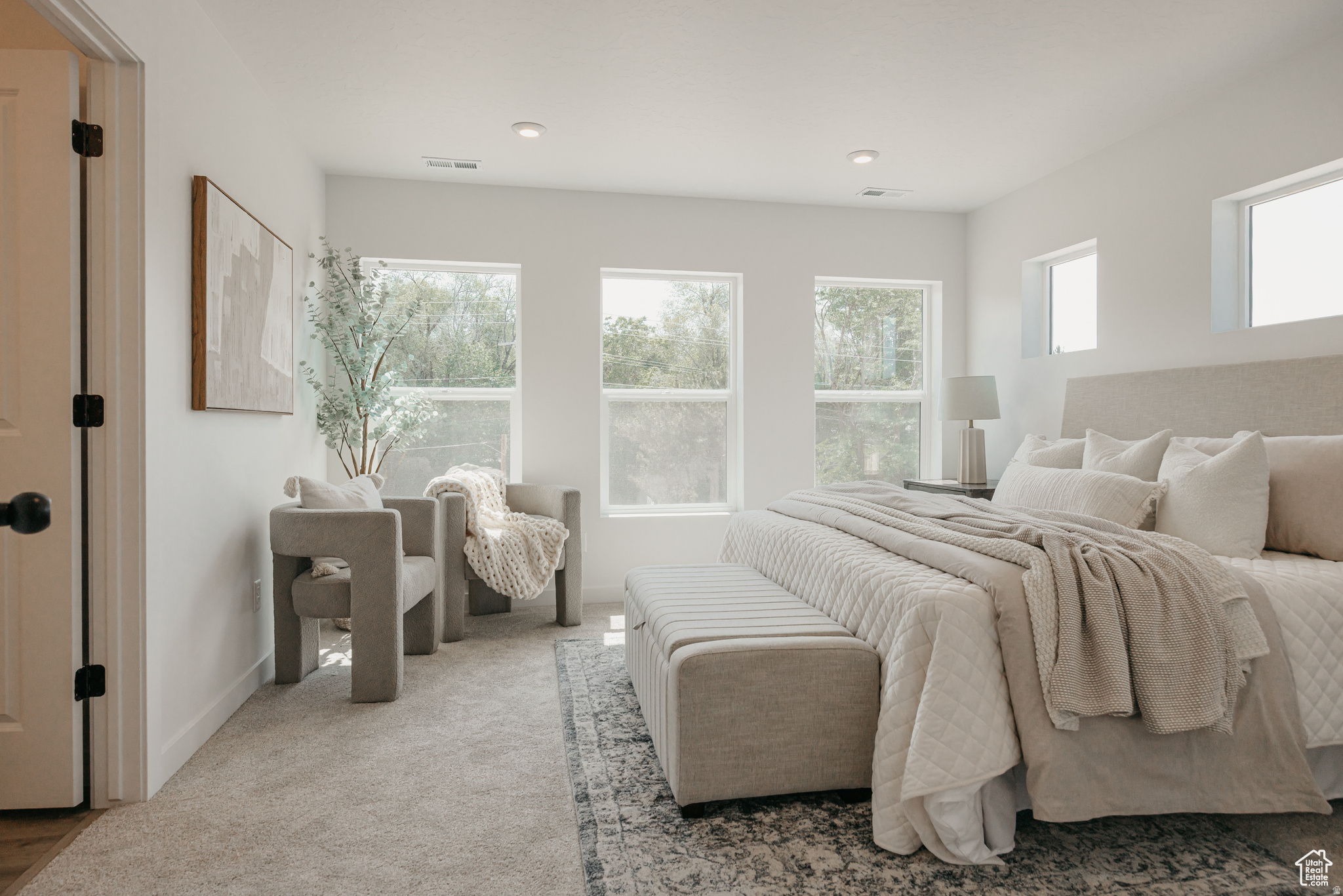 RIVERSIDE ESTATES - Residential