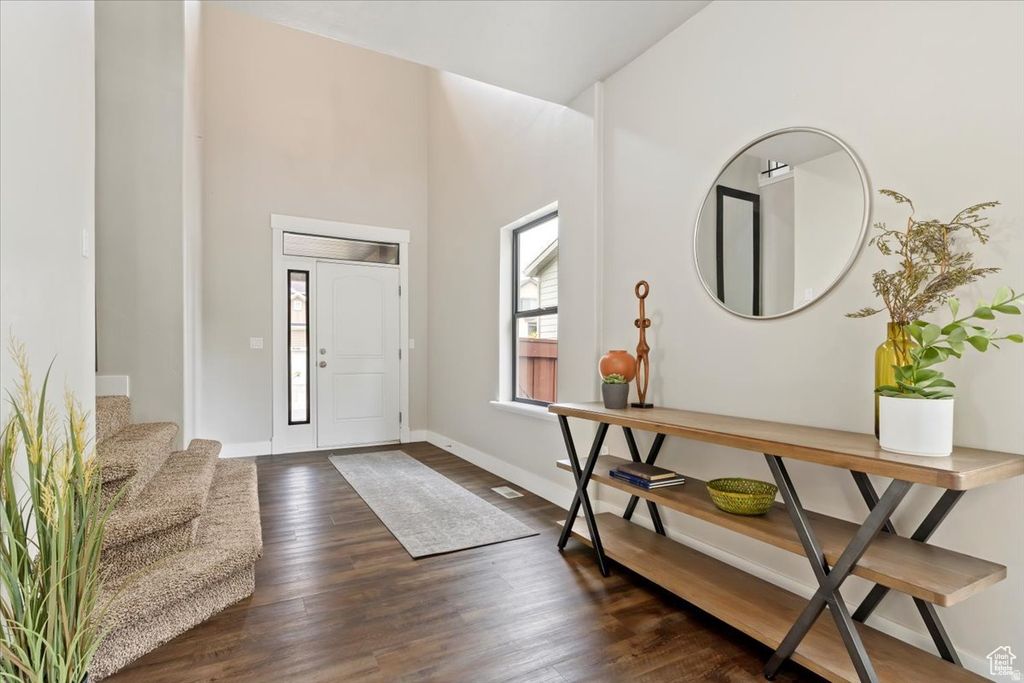 Photo of 4062 N HEATHERFIELD LN, Lehi, UT 84043 (MLS # 2135923)