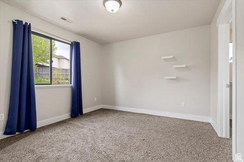 Tiny photo for 4062 N HEATHERFIELD LN, Lehi, UT 84043 (MLS # 2135923)