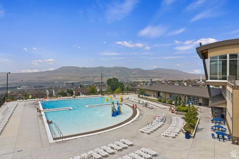 Tiny photo for 4062 N HEATHERFIELD LN, Lehi, UT 84043 (MLS # 2135923)