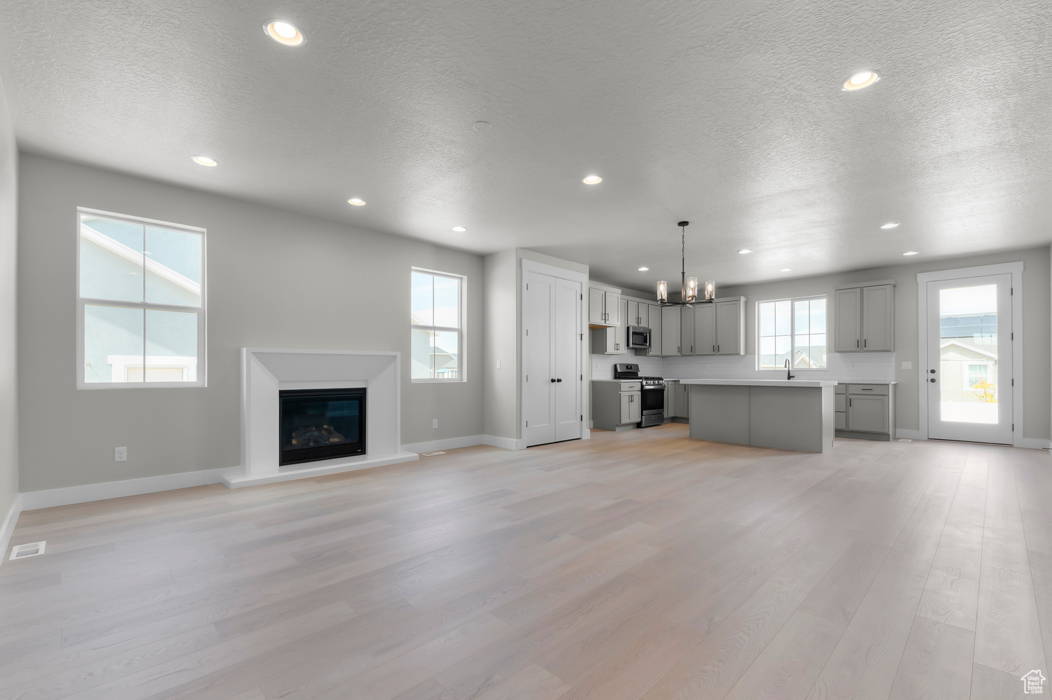 CRANEFIELD ESTATES COLLECTION 1510 - Residential