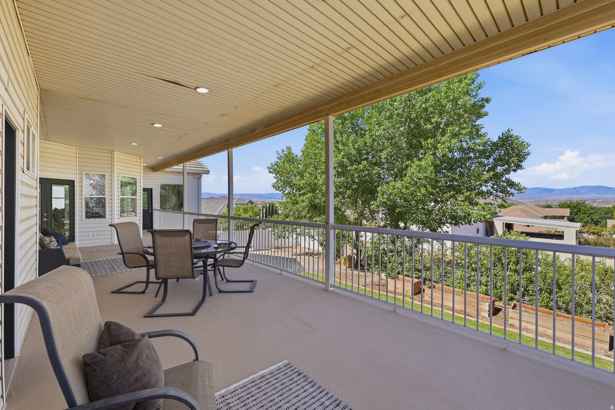 MAJESTIC VIEW 1 - Residential