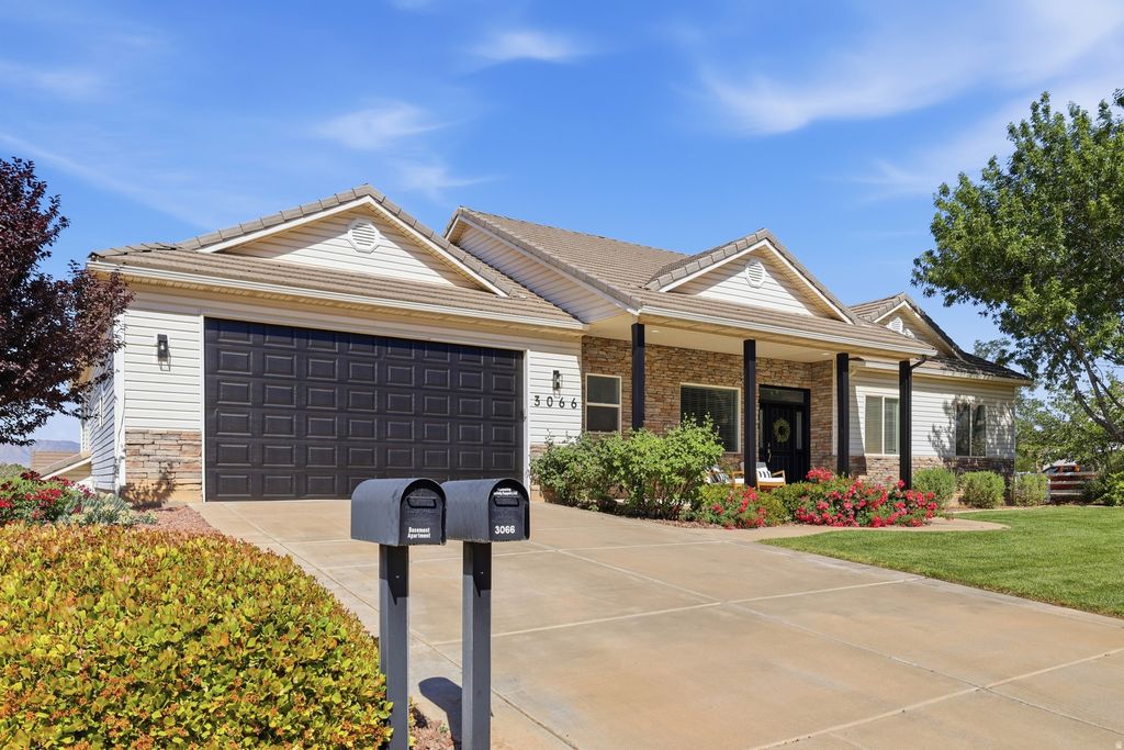Photo of 3066 S KINGS COURT LN, Washington, UT 84780 (MLS # 2155281)