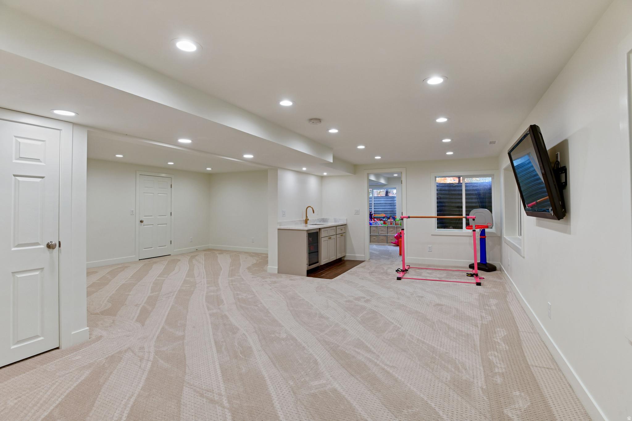 WHITMORE MANOR ESTATES - Residential