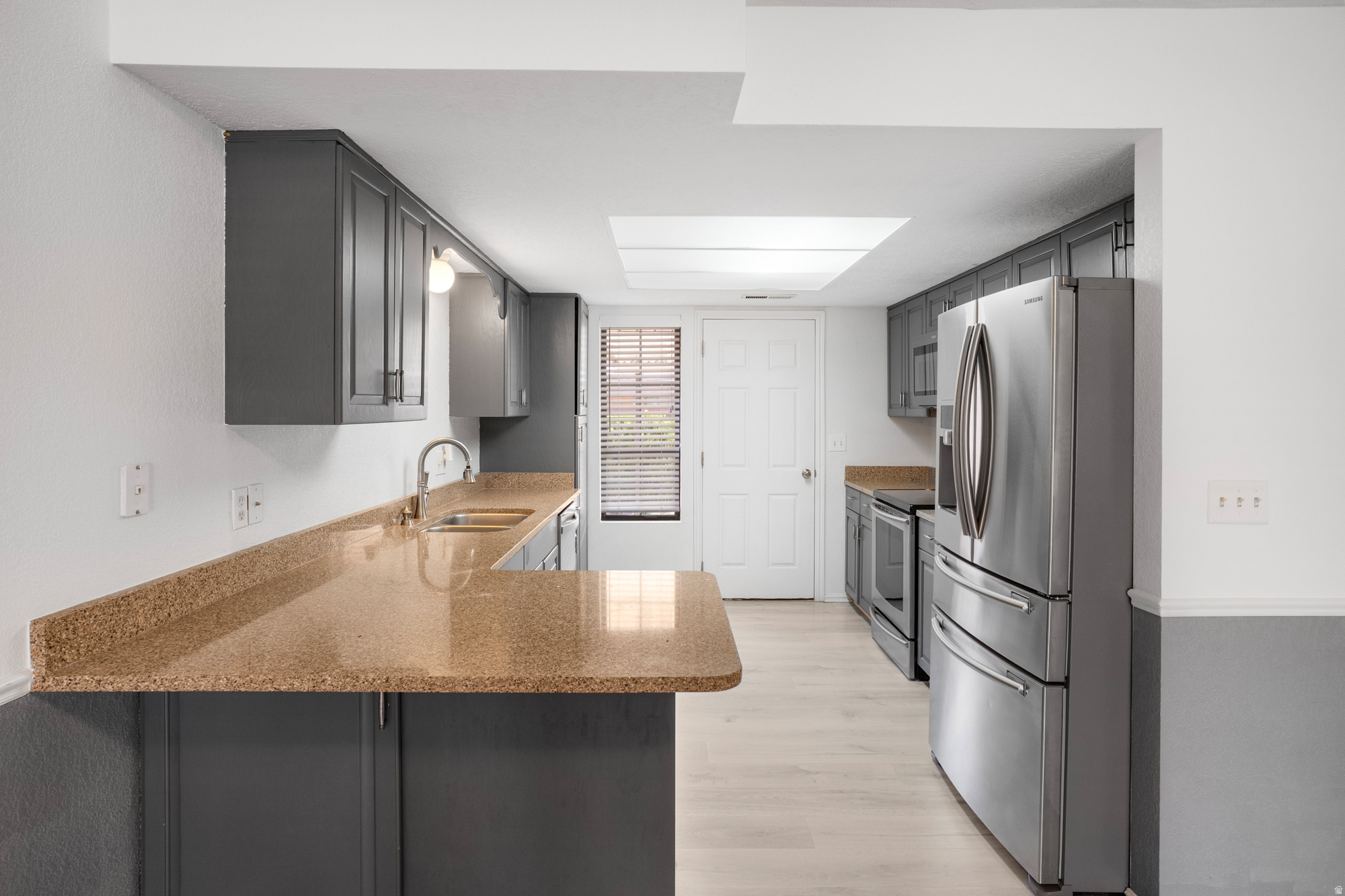 COTTONWOOD TOWNHOMES - Residential