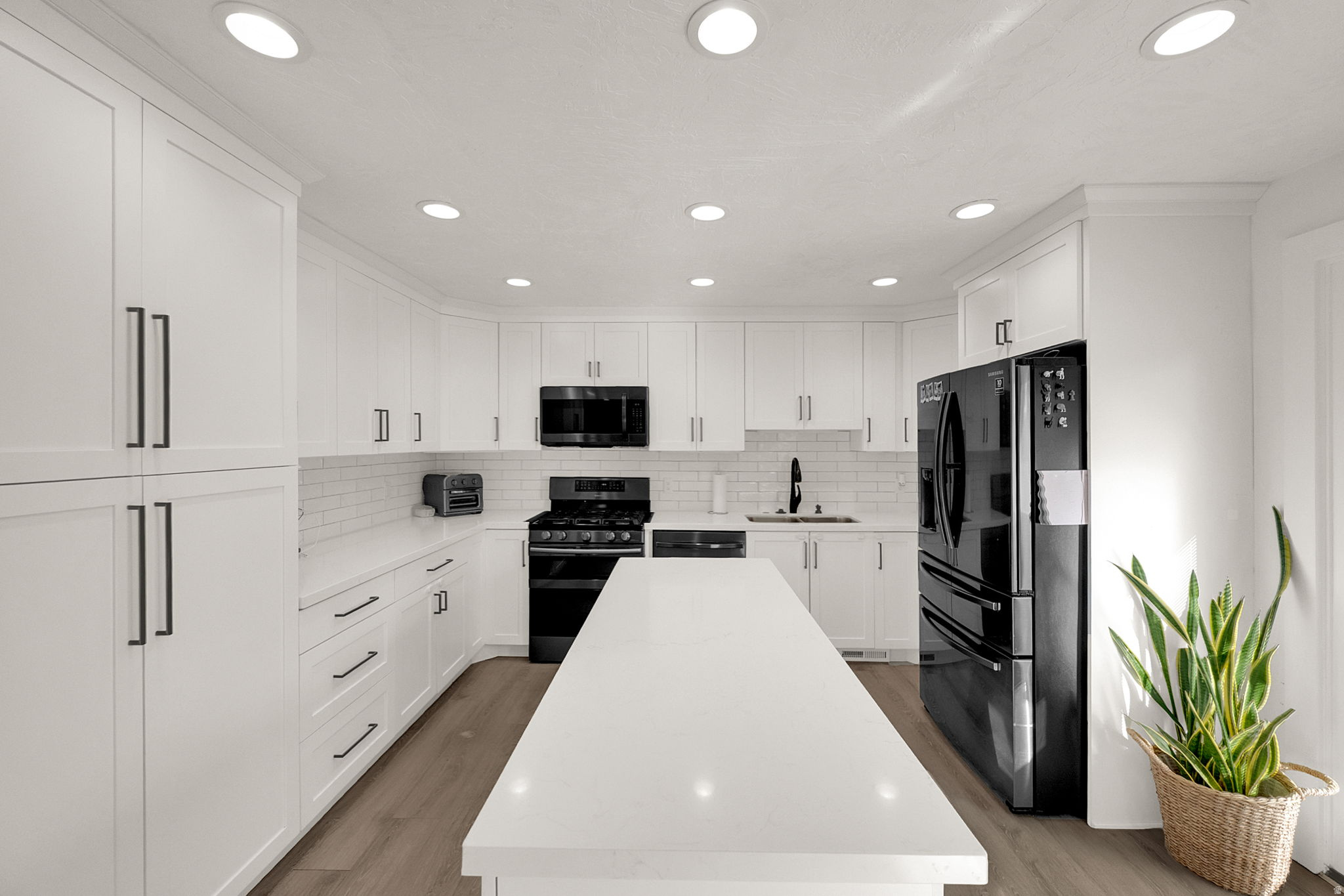 LESSLEY ESTATES - Residential