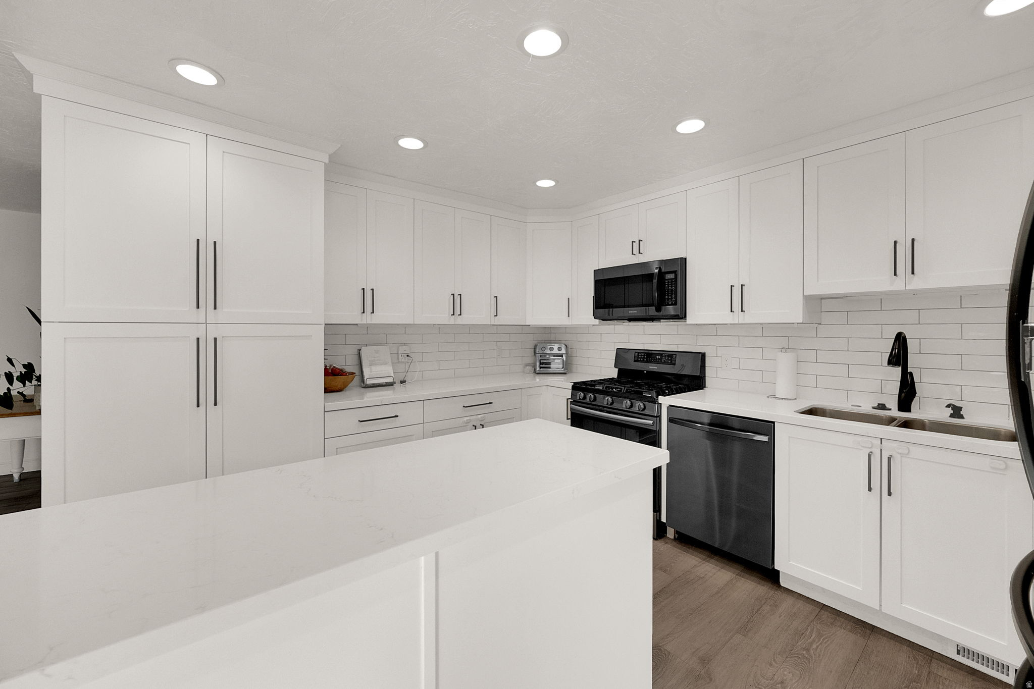 LESSLEY ESTATES - Residential