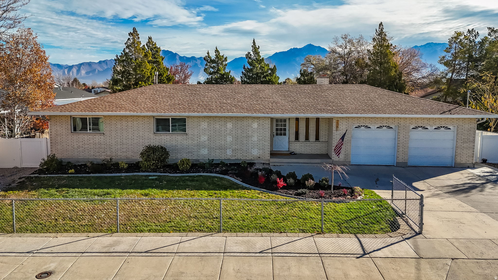 LESSLEY ESTATES - Residential