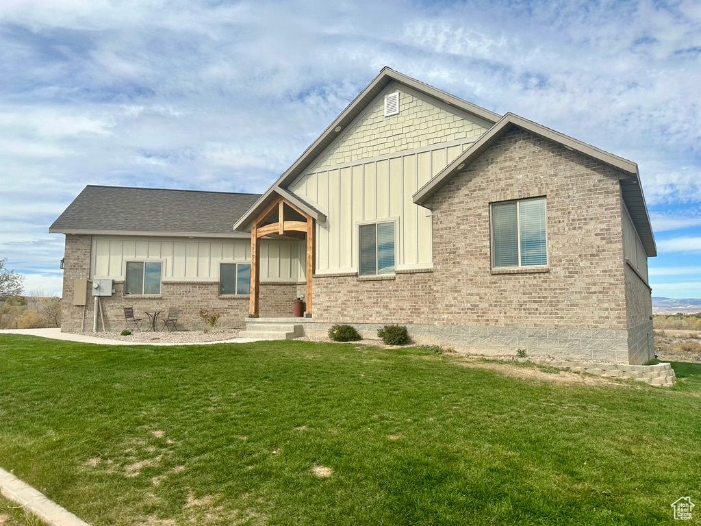 Photo of 2101 E GOOSE RANCH RD S, Vernal, UT 84078 (MLS # 2119157)