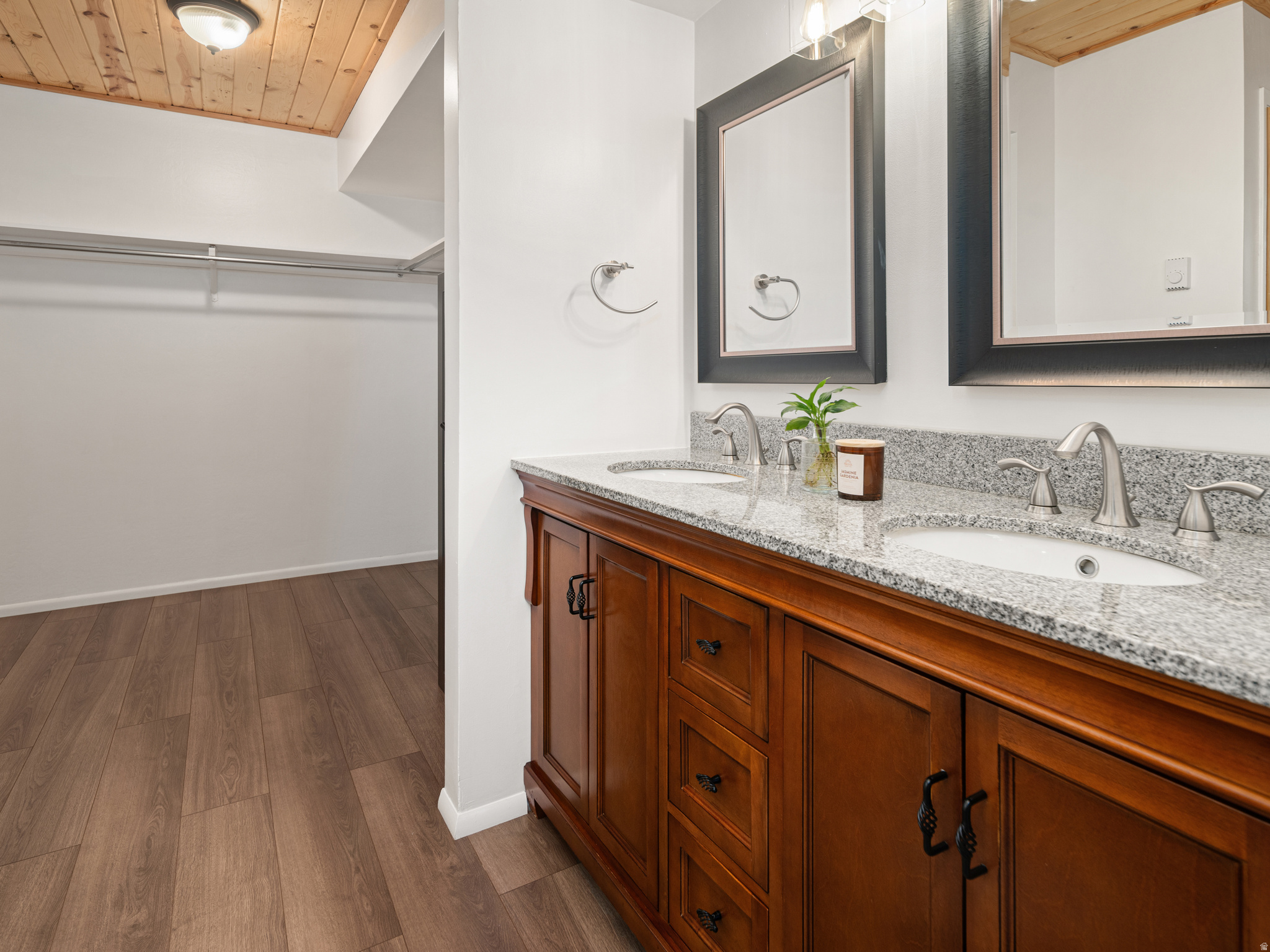 EDEN HILLS - Residential