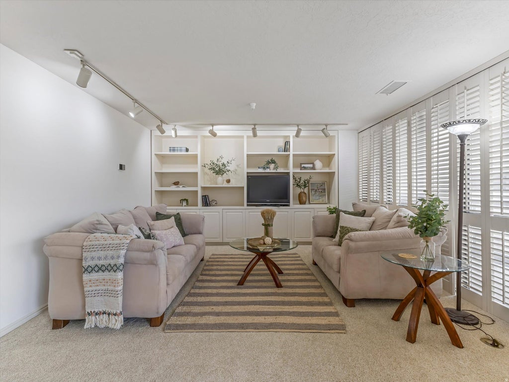 Photo of 560 E SOUTH TEMPLE #508, Salt Lake City, UT 84102 (MLS # 2186894)