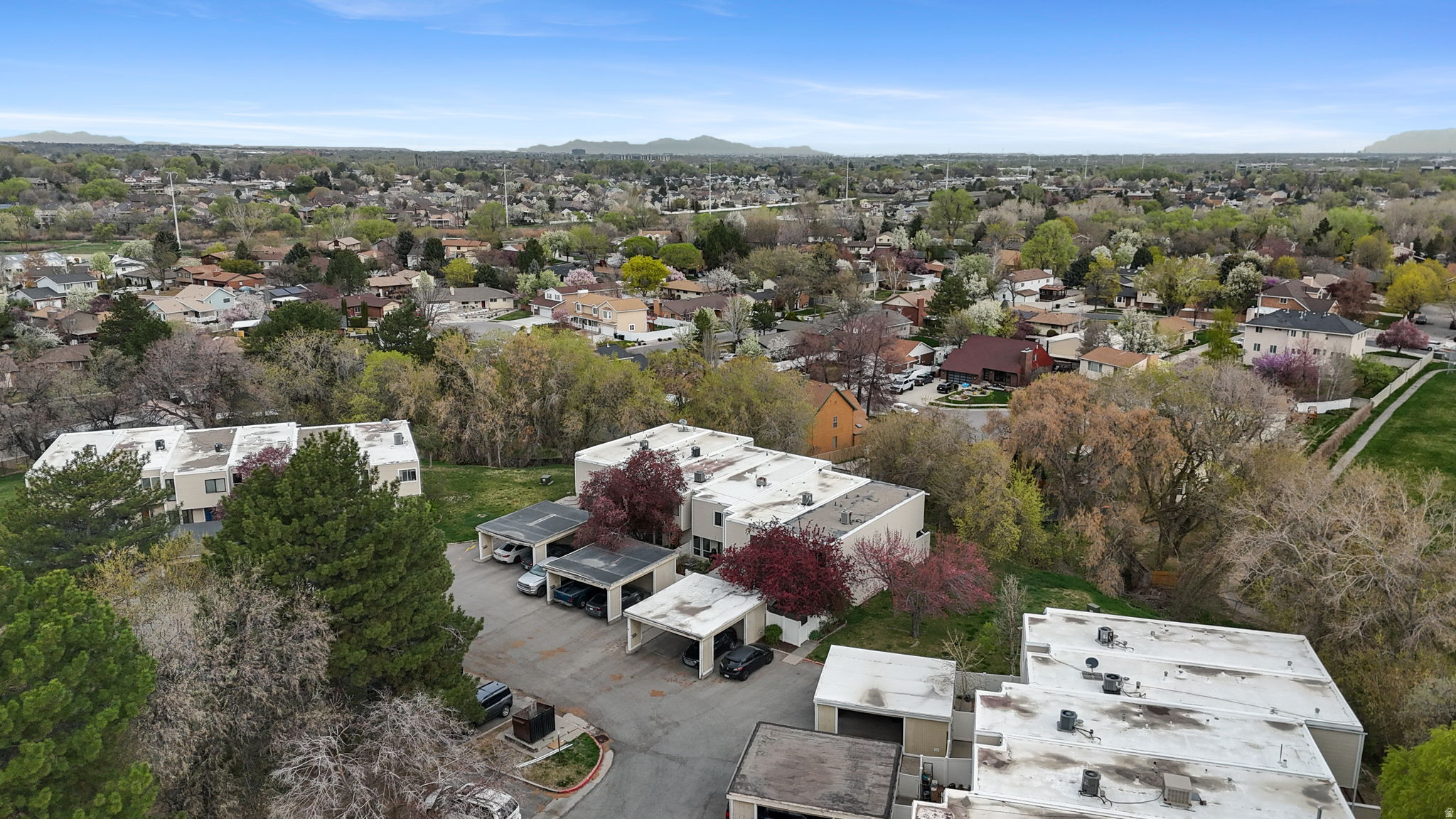 APPLEGATE CONDM - Residential