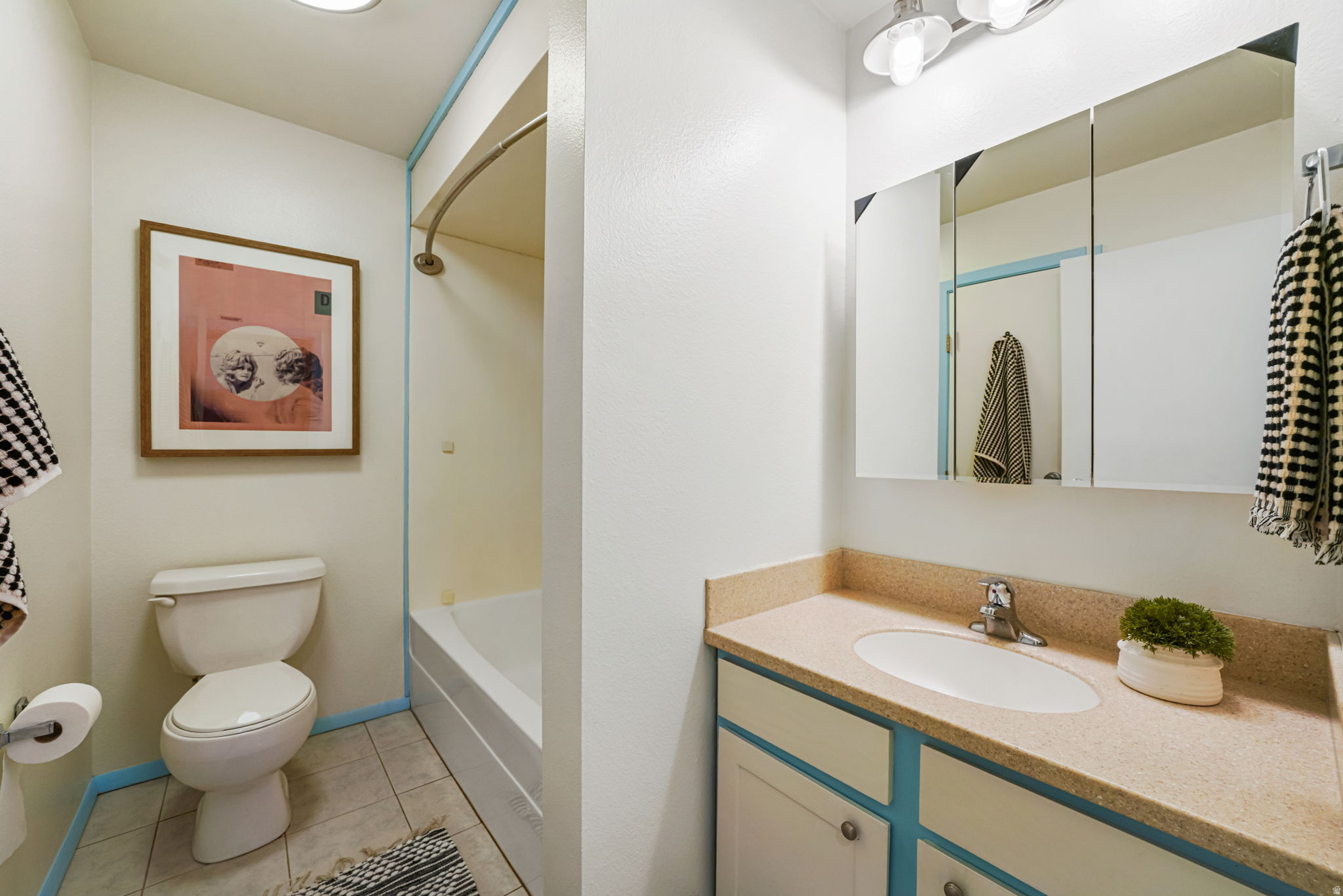 APPLEGATE CONDM - Residential