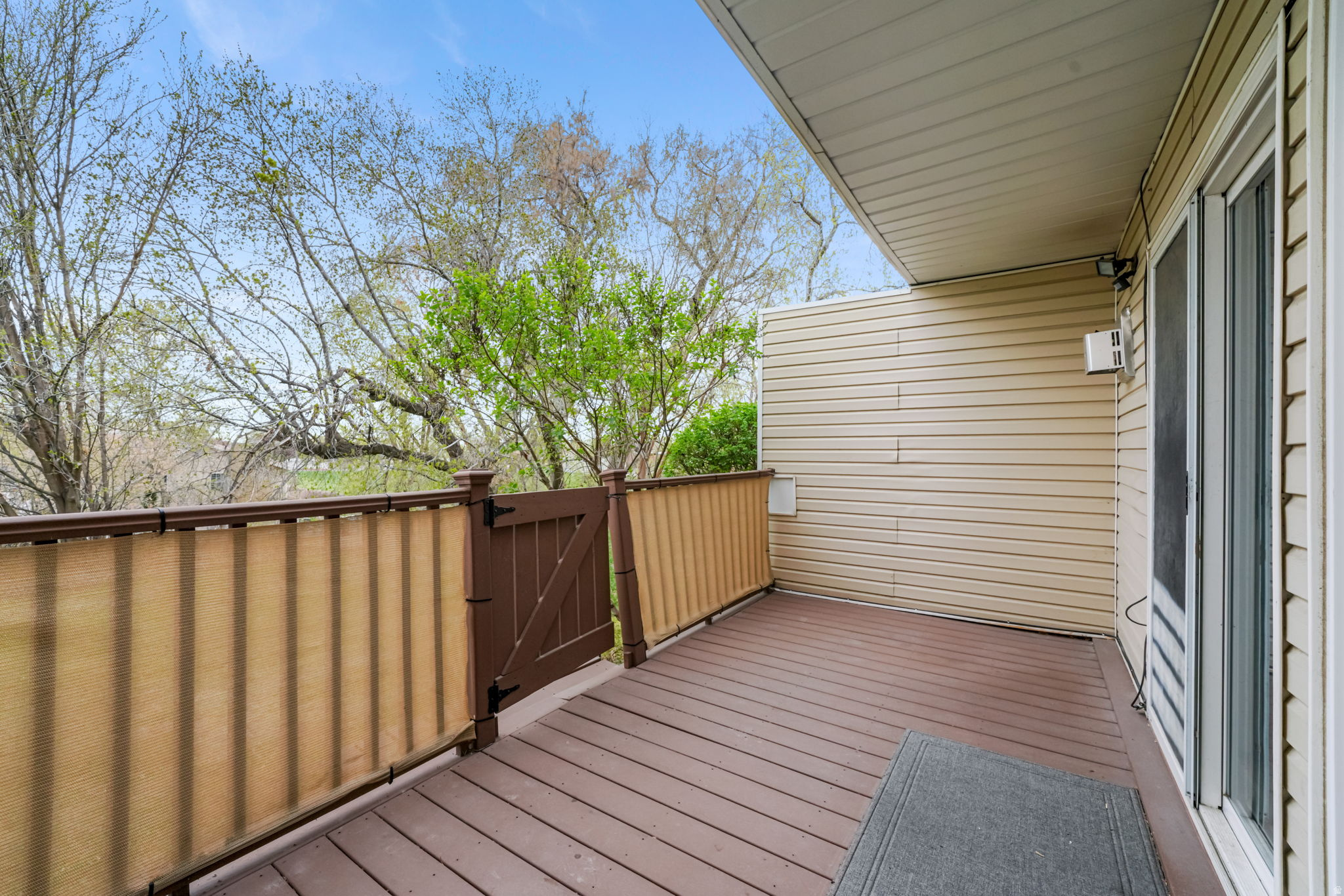 APPLEGATE CONDM - Residential