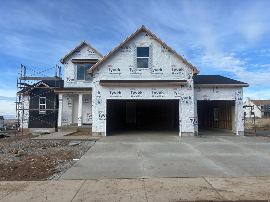 Is this Heaven? Close...It's Salem. Come experience the beauty of our Carson Ridge community. Beautiful 2 Story with excellent views of the mountains from the front porch. Enjoy miles and miles of valley views off your back deck(12x12). Plenty of bedrooms but has space to grow downstairs. The unfinished basement is yours to design for future bedrooms and entertainment. Quartz Countertops, laminate floors, painted and stained cabinets, and a jaw dropping 8' shower with 2 shower heads and a rainhead! $5K SELLER CREDIT through preferred lender