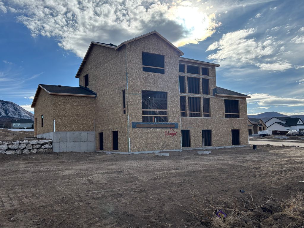 Photo of 33 E 1690 St S #112, Salem, UT 84653 (MLS # 2135756)