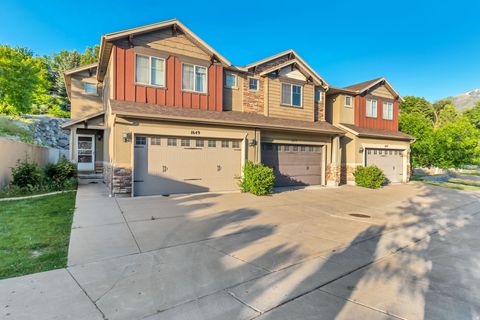 Tiny photo for 1643 N HOLLYHOCK Cir, Farmington, UT 84025 (MLS # 2149717)
