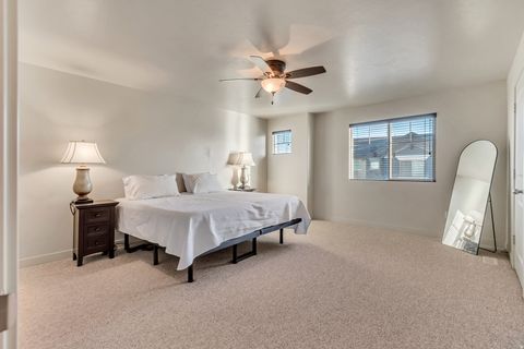 Tiny photo for 1643 N HOLLYHOCK Cir, Farmington, UT 84025 (MLS # 2149717)