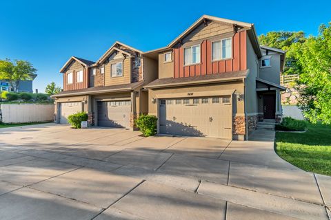 Tiny photo for 1643 N HOLLYHOCK Cir, Farmington, UT 84025 (MLS # 2149717)