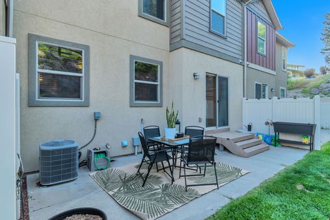 Tiny photo for 1643 N HOLLYHOCK Cir, Farmington, UT 84025 (MLS # 2149717)