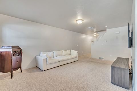 Tiny photo for 1643 N HOLLYHOCK Cir, Farmington, UT 84025 (MLS # 2149717)
