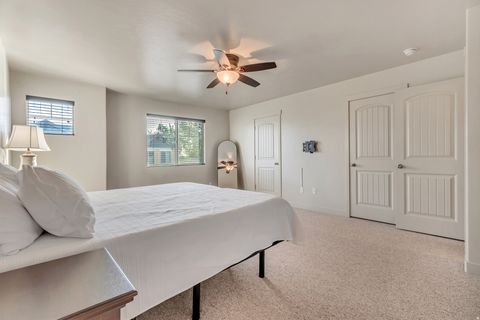 Tiny photo for 1643 N HOLLYHOCK Cir, Farmington, UT 84025 (MLS # 2149717)