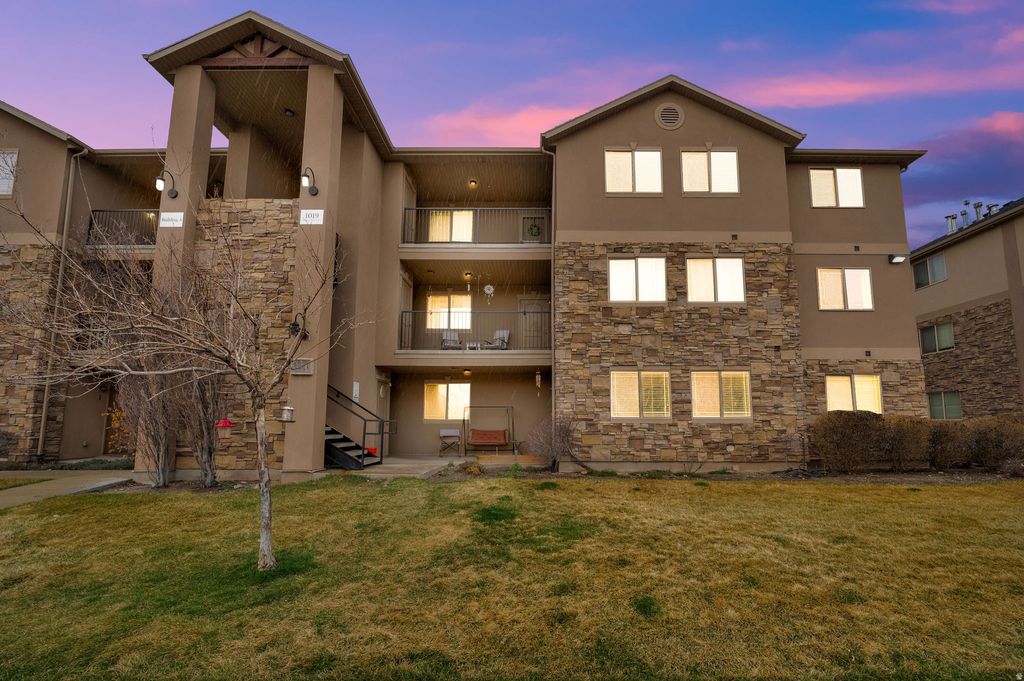 Photo of 1019 W VILLAGE RIVER LN S #A6, Midvale, UT 84047 (MLS # 2141711)
