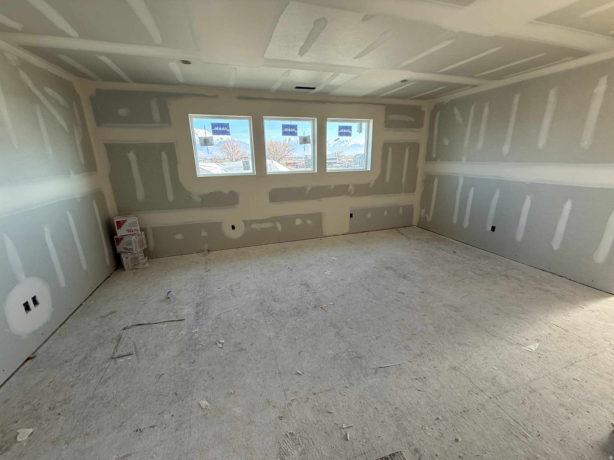 SOUTH CREEK - Residential