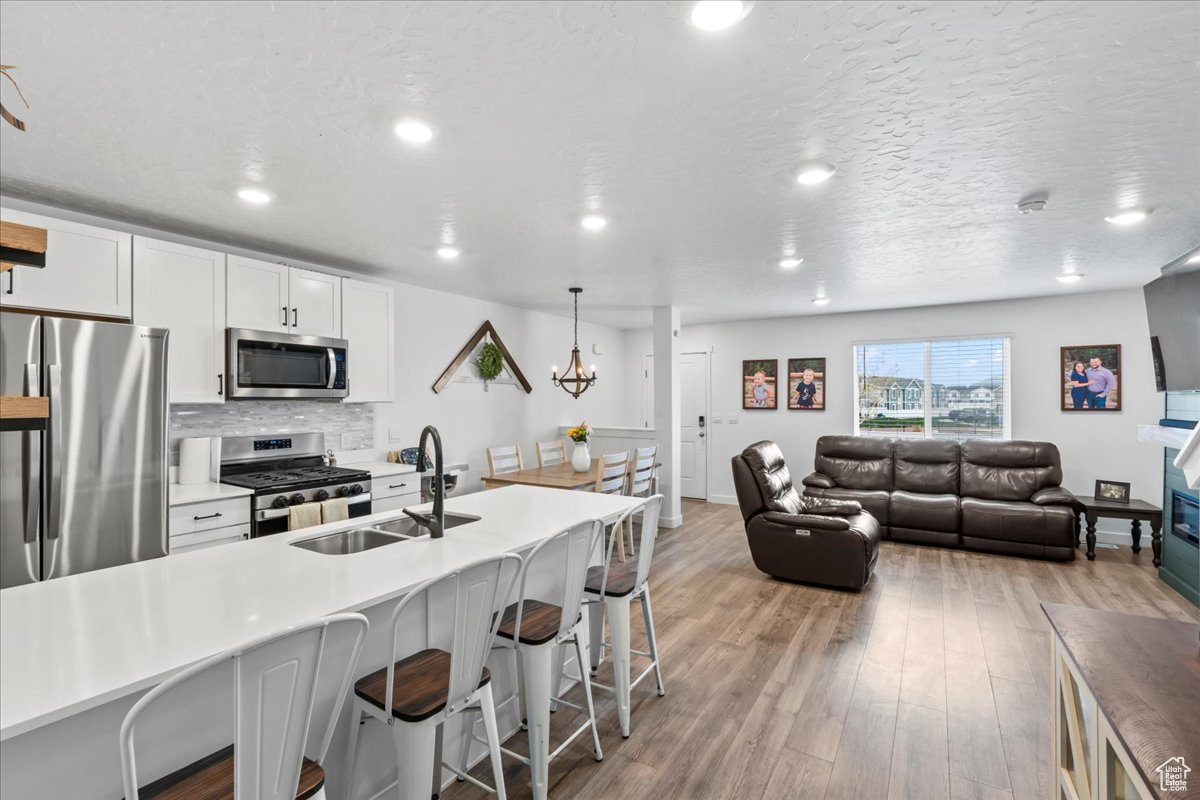 Santaquin, Utah 84655, United States, 3 Bedrooms Bedrooms, ,2 BathroomsBathrooms,Residential,Pending,111978