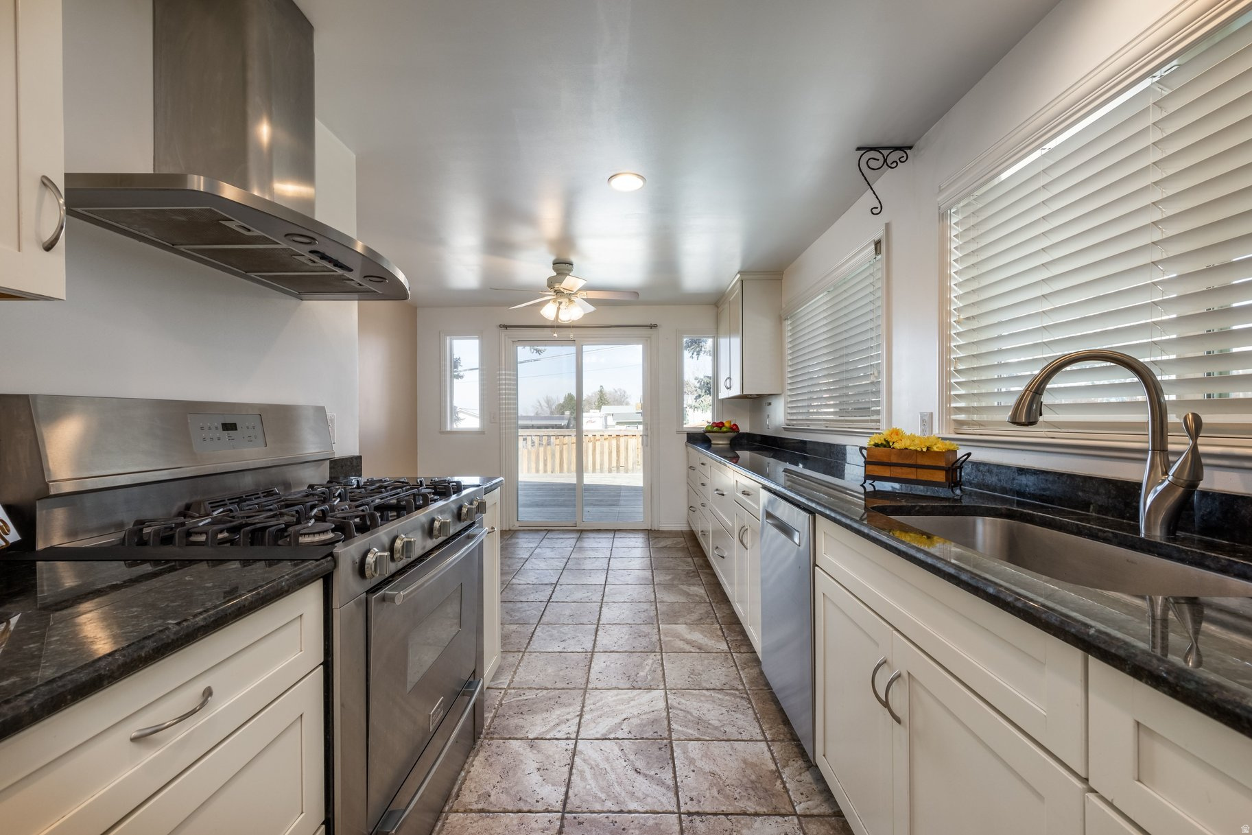 SUNDOWN ESTATES - Residential