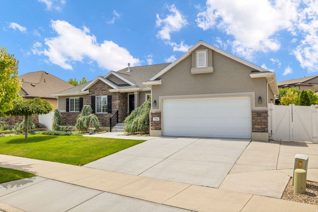 Photo of 7924 S HARTLEY LN, West Jordan, UT 84081 (MLS # 2137041)