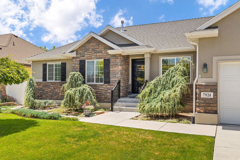 Photo of 7924 S HARTLEY LN, West Jordan, UT 84081 (MLS # 2137041)